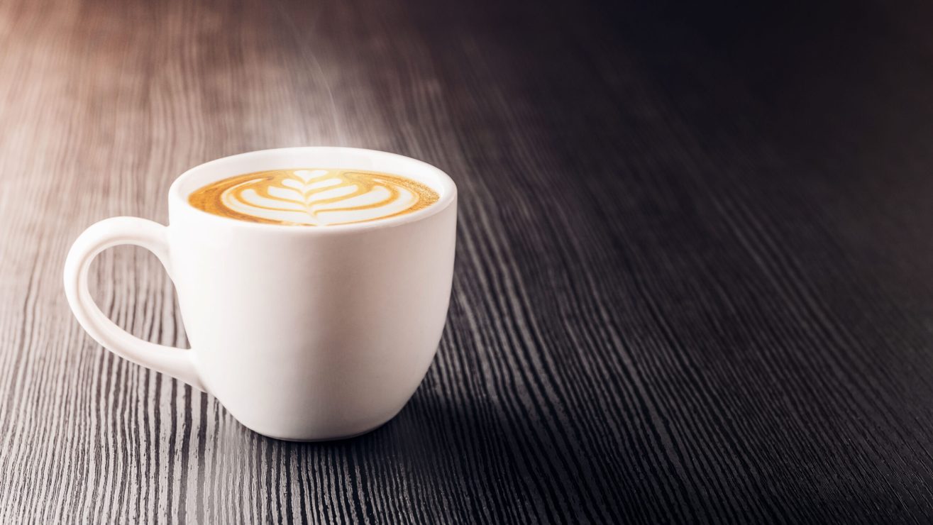 Close,Up,White,Coffee,Cup,With,Heart,Shape,Latte,Art